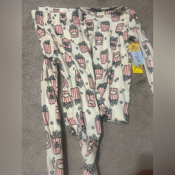 Cat and Jack pajamas size 12- new with tags - Picture 1 of 2